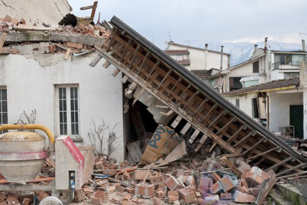 地震时被困住怎么办