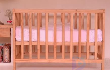 选择婴儿床的安全标准是什么