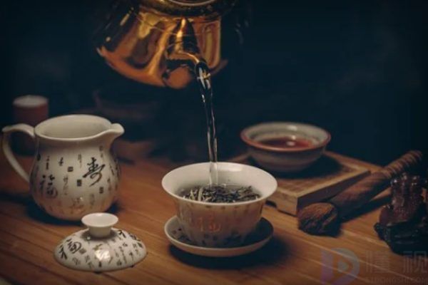八宝茶的茶叶是绿茶还是红茶(八宝茶是浓茶吗)