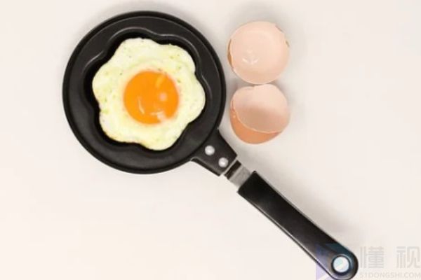 如何区分柴鸡蛋和普通鸡蛋(怎样区分柴鸡蛋)