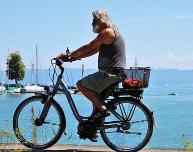 电动自行车可以载人上路吗(电动自行车可以载人上路吗?上海)