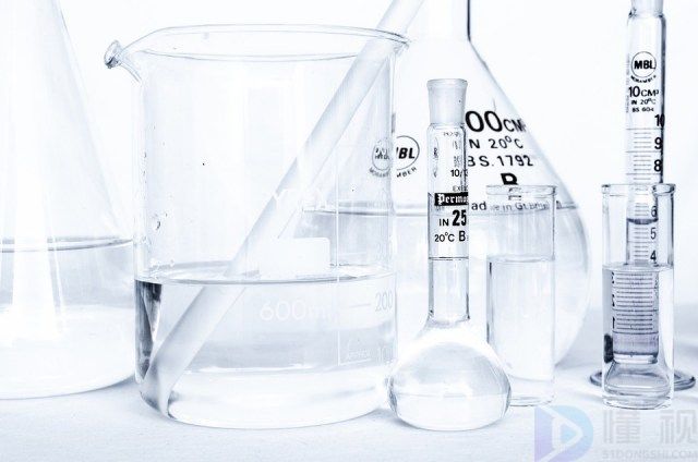 磷酸铁锂会和水反应产生什么(磷酸铁锂会和水反应产生什么气体)